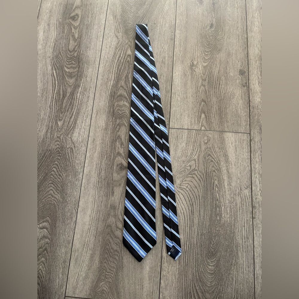 Náutica Black and Blue Striped Tie